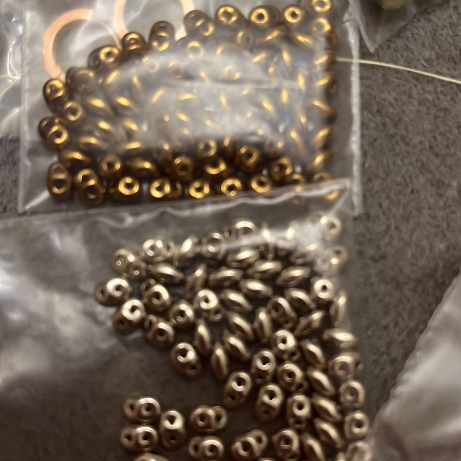 Фото №1 к отзыву покупателя Настя Шишко о товаре Бусины 4мм матовые LIGHT SIAM BEAD ROUND REGULARE CUT PRECIOSA 20шт. и еще 16 товаров