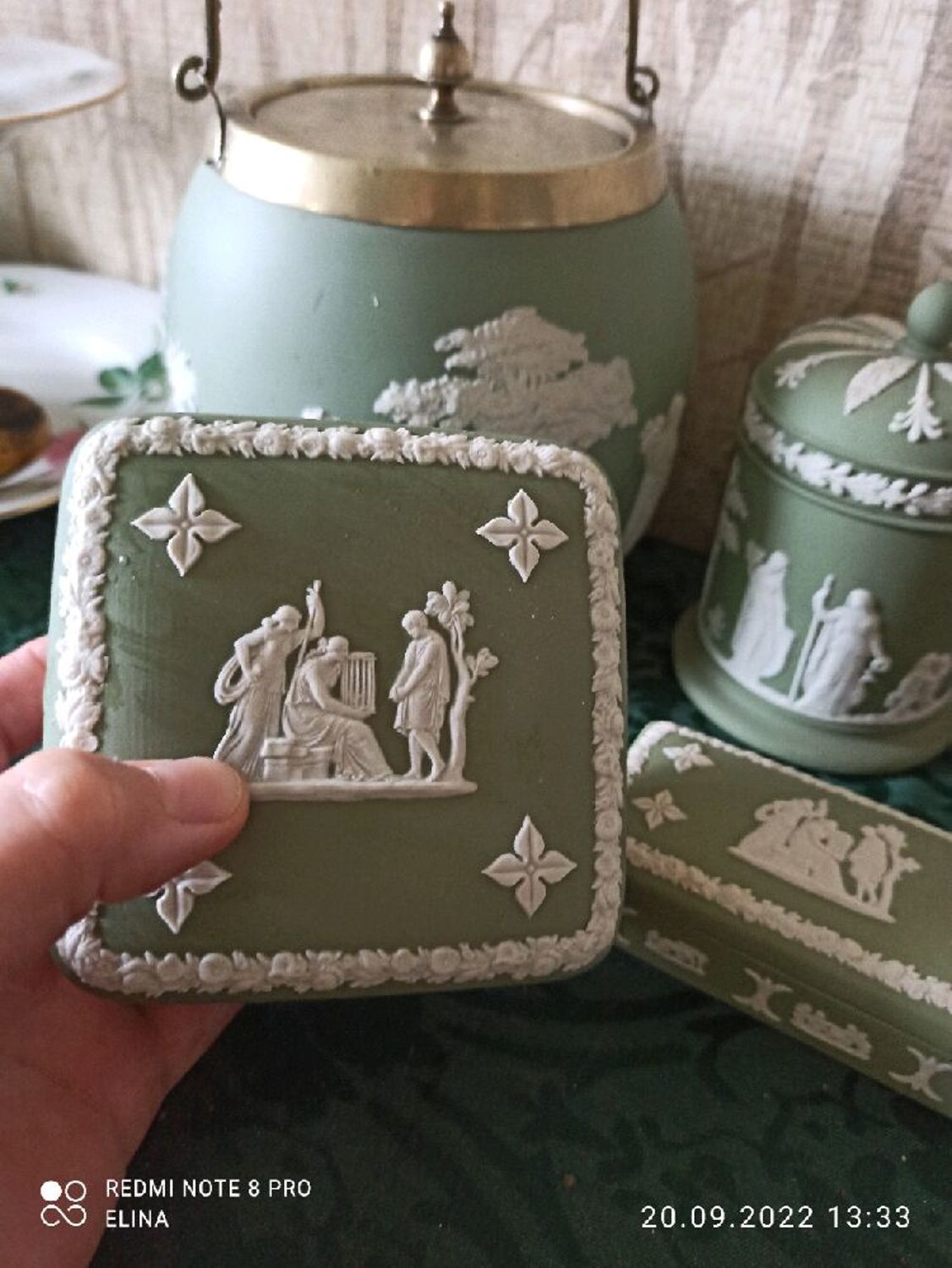 Фото №1 к отзыву покупателя Элина Смирнова о товаре Винтаж: Wedgwood Jasperware green Большая винтажная шкатулка