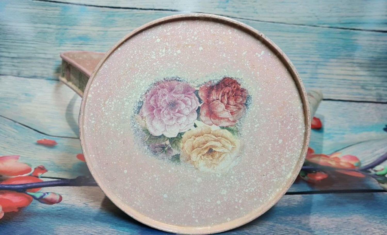 Фото №5 к отзыву покупателя LisyoKo-Handmade о товаре Лейка садовая для полива"Чайные Розы"