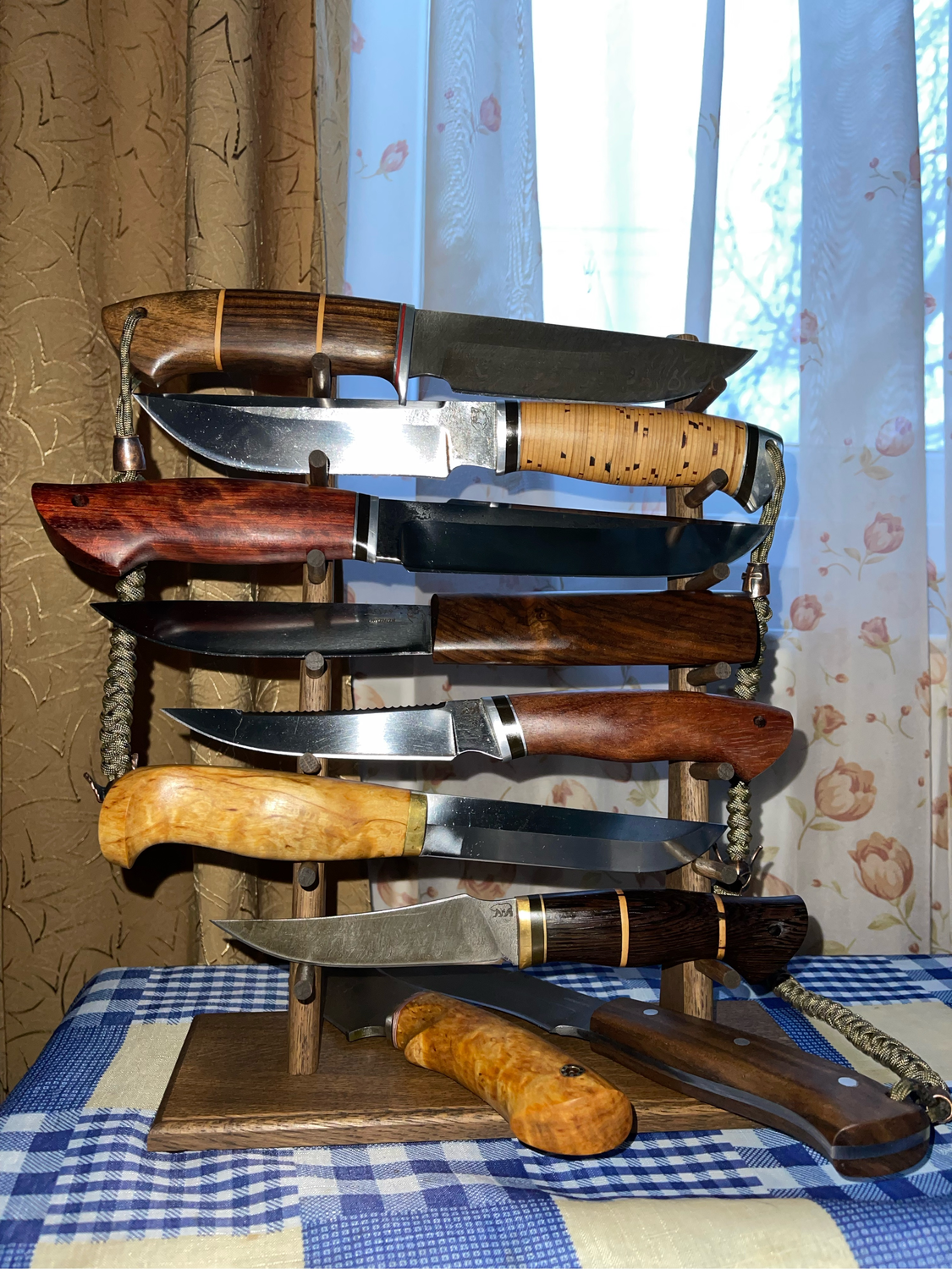 Photo №2 к отзыву покупателя Mihasenko Aleksej о товаре Подставка для 7 ножей из массива дуба