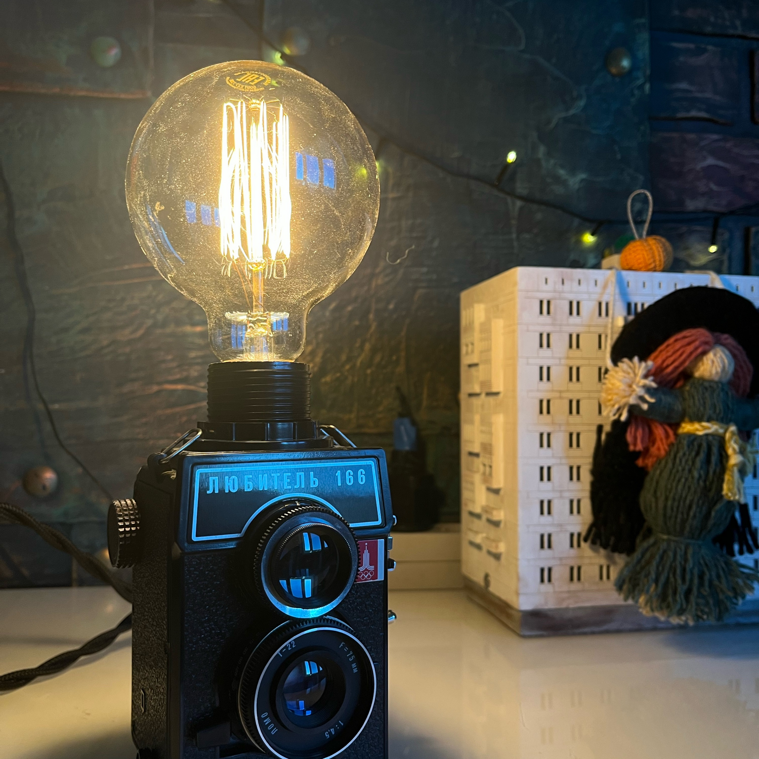 Фото №2 к отзыву покупателя Нава Куросаки о товаре Светильник из олимпийского фотоаппарата в подарочном ящике