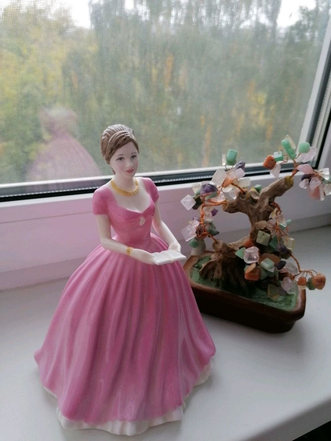 Фото №1 к отзыву покупателя Олег о товаре Винтаж: Royal Doulton коллекционная статуэтка Sweet memories Англия
