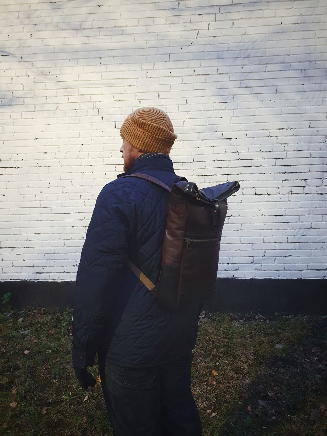 Фото №2 к отзыву покупателя Дмитрий о товаре WALKER M Рюкзак скрутка из натуральной кожи среднего размера