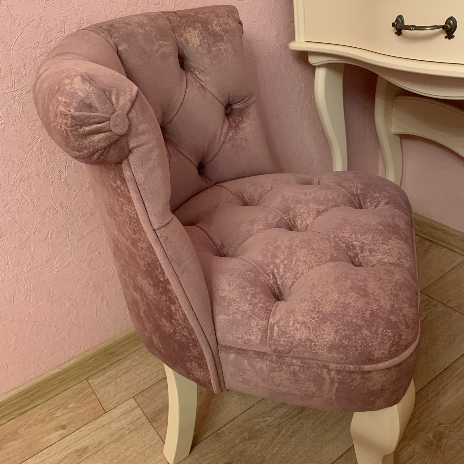 Фото №1 к отзыву покупателя Украшения и декор от Виктории Шестаковой о товаре Будуарное кресло