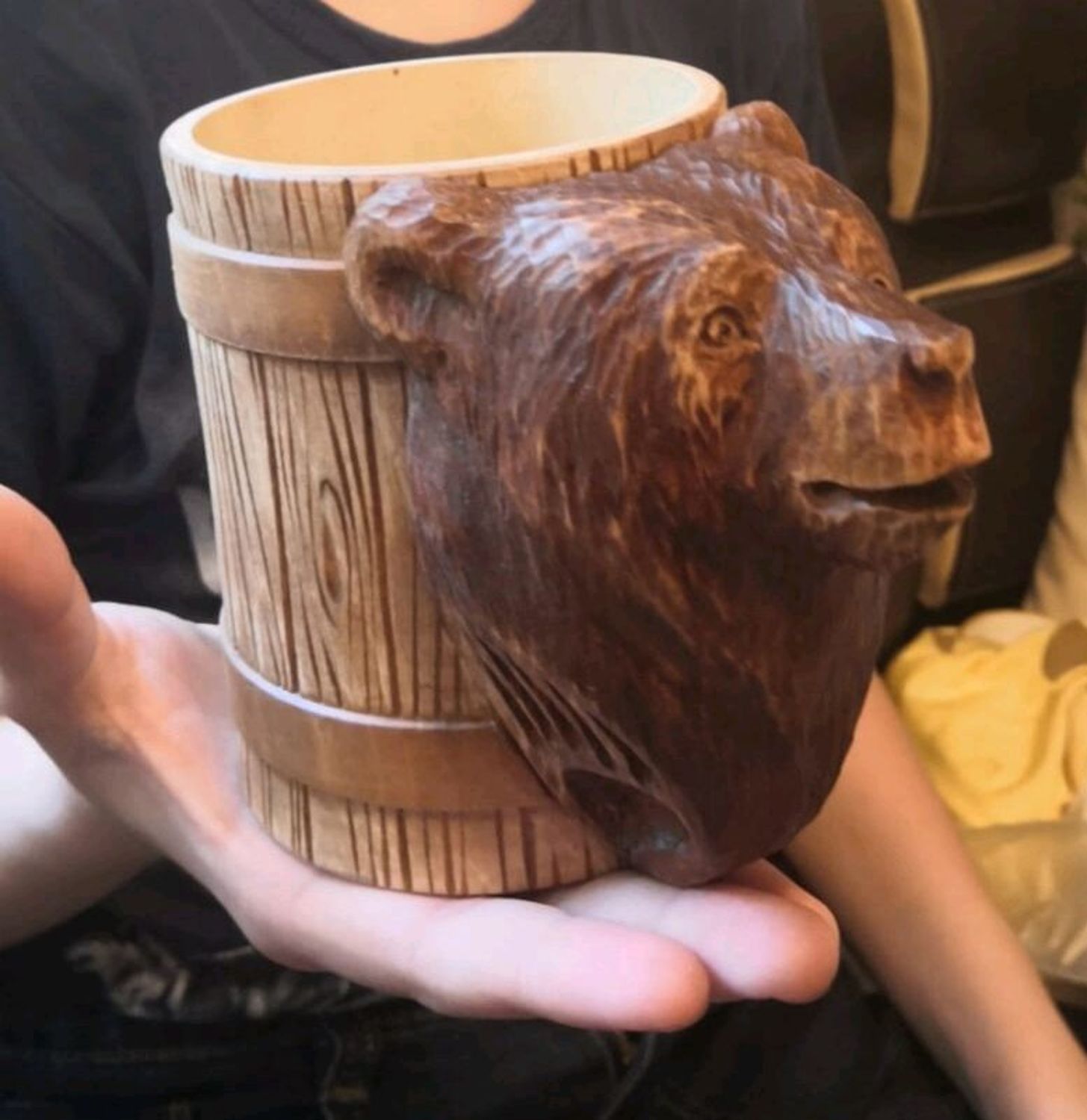 Photo №1 к отзыву покупателя Dorohova Elena о товаре Кружка пивная деревянная резная "Медведь"