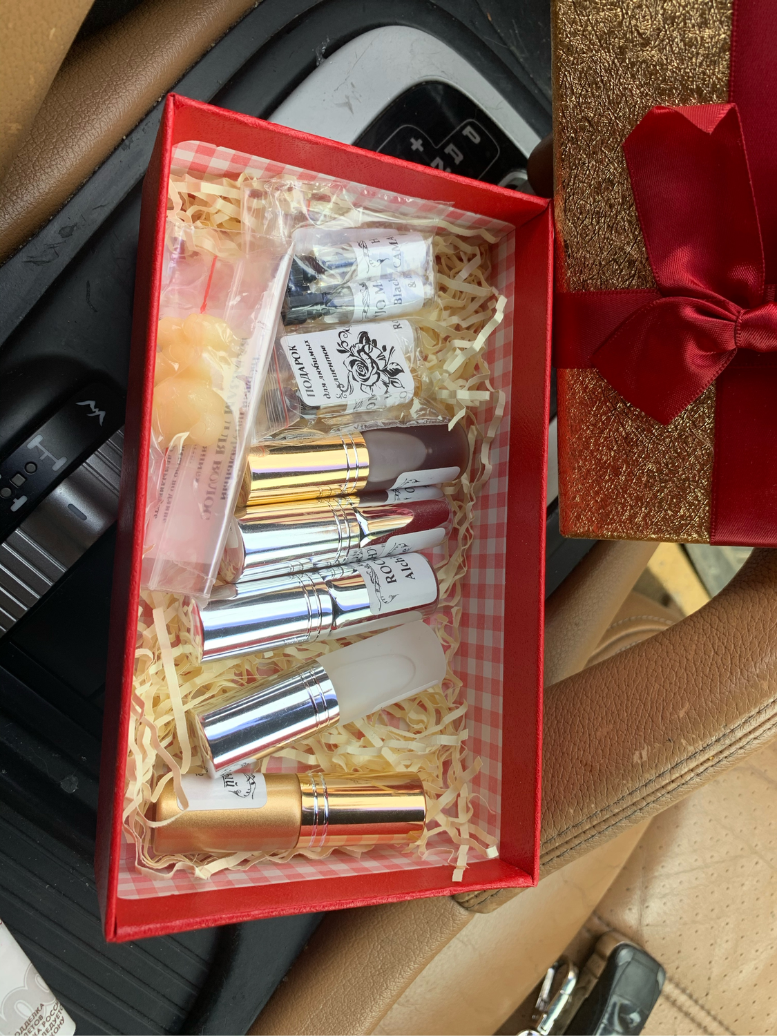 Фото №1 к отзыву покупателя AROMA-BOUTIQUE мастера Натали о товаре PUDREE perfume set /5 по цене 3-х/ Набор пудровых ароматов и еще 1 товар