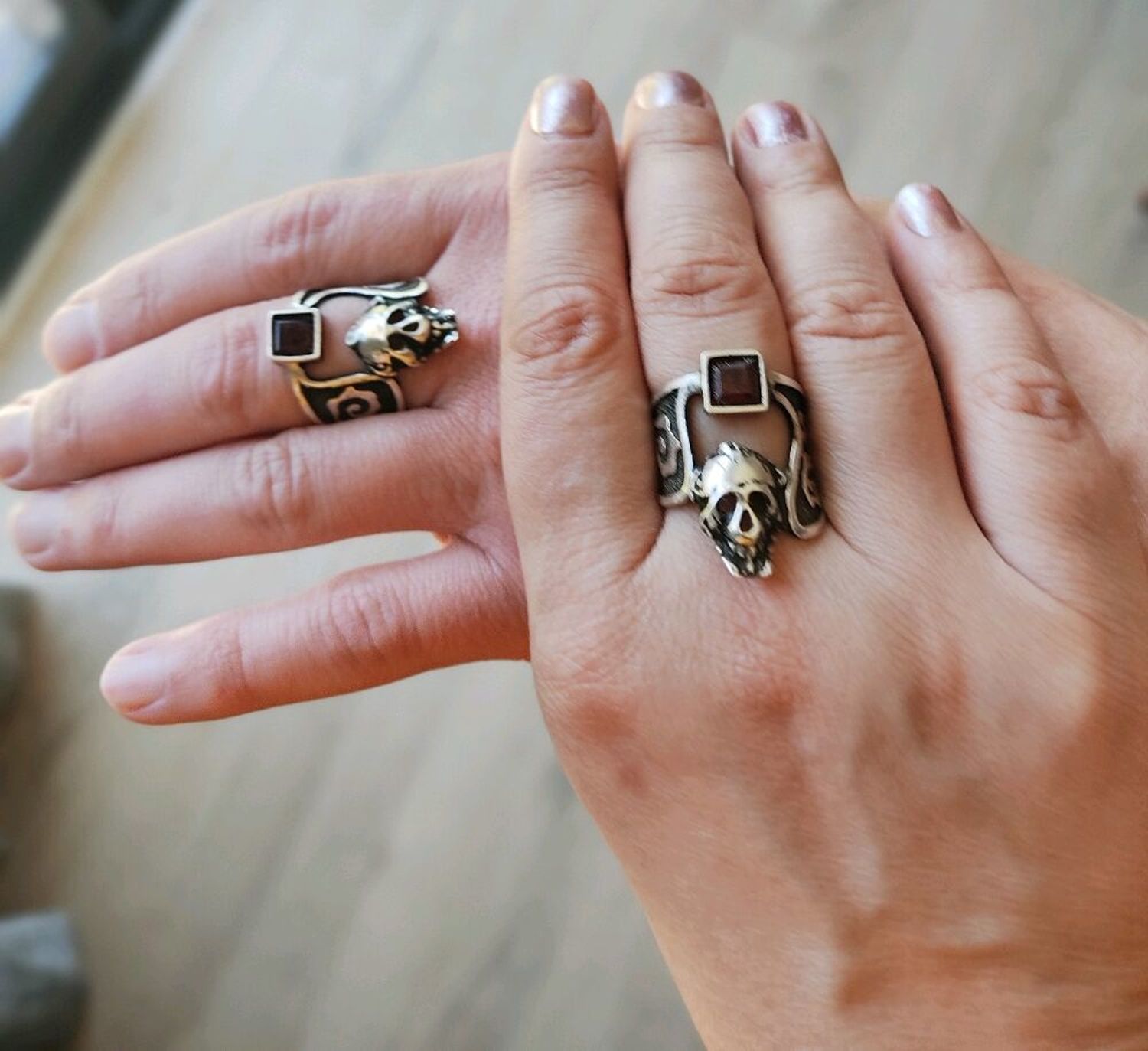 Фото №1 к отзыву покупателя Elena Shuvaeva о товаре Merry Skull ring with corundum in 925 silver (VIDEO) HB0014