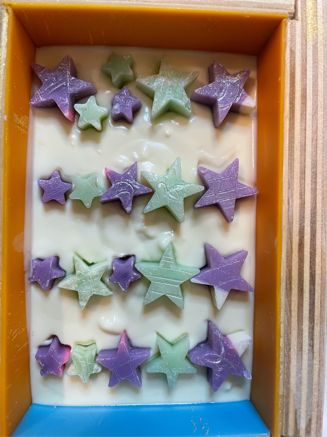 Photo №1 к отзыву покупателя So up Soap! о товаре Форма с силиконом для мыла с нуля "Мечта мыловара"