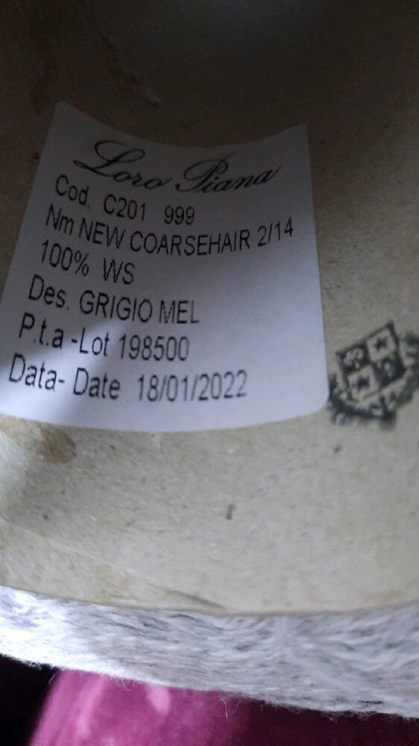 Фото №2 к отзыву покупателя CashmerePassion о товаре Coarsehair. Loro Piana.