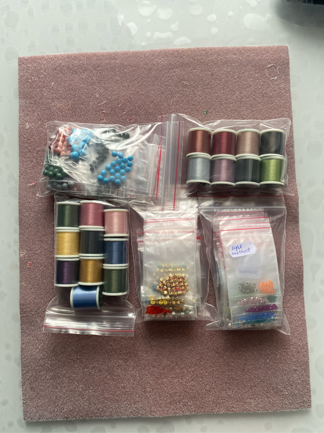 Фото №1 к отзыву покупателя Ольга о товаре Нитки K.O. Beading Thread № 09GD (под золото) , 50м, 100% нейлон и еще 42 товара