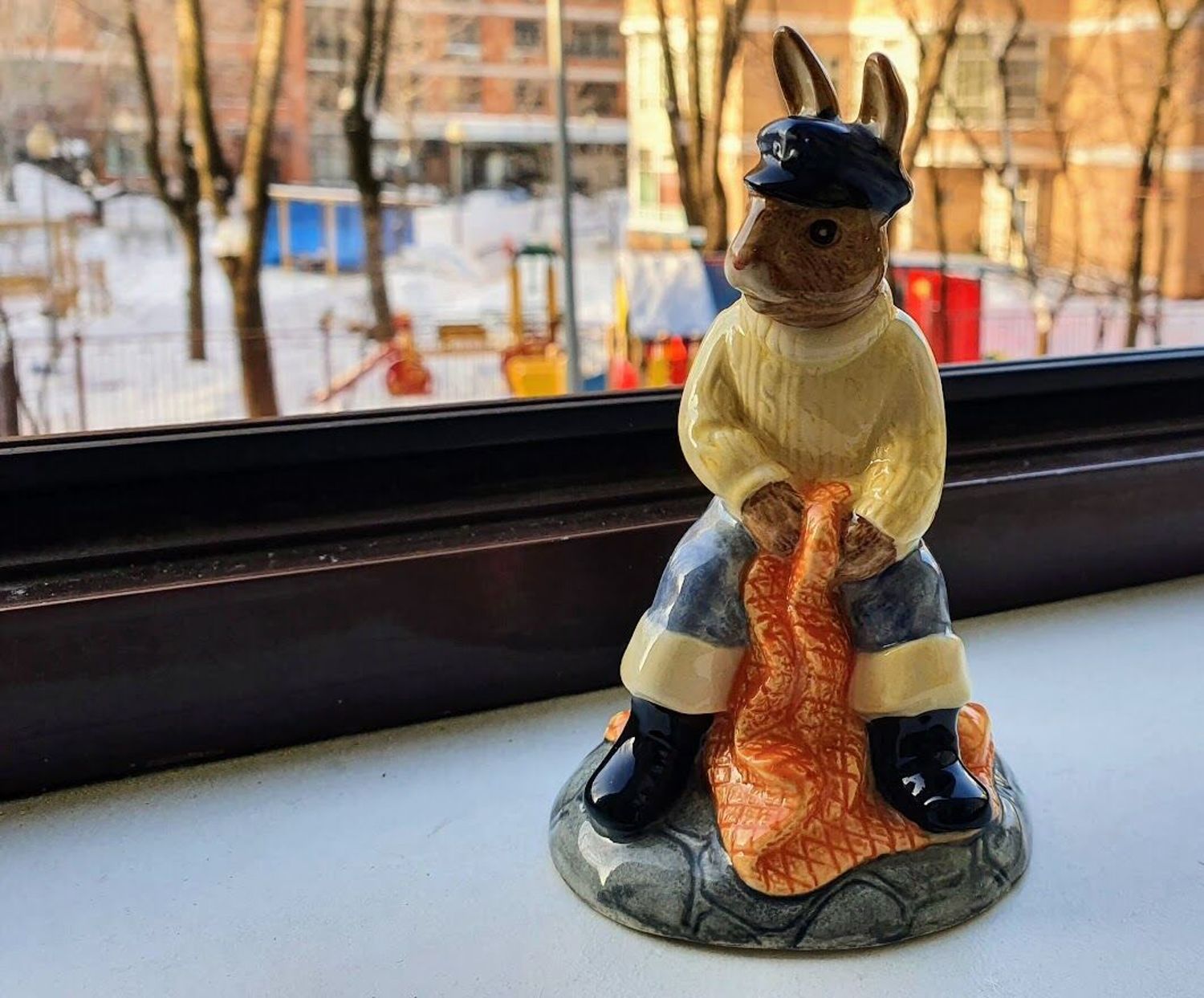Фото №2 к отзыву покупателя Лилия о товаре Винтаж: "У моря", Bunnykins, Royal Doulton и еще 2 товара