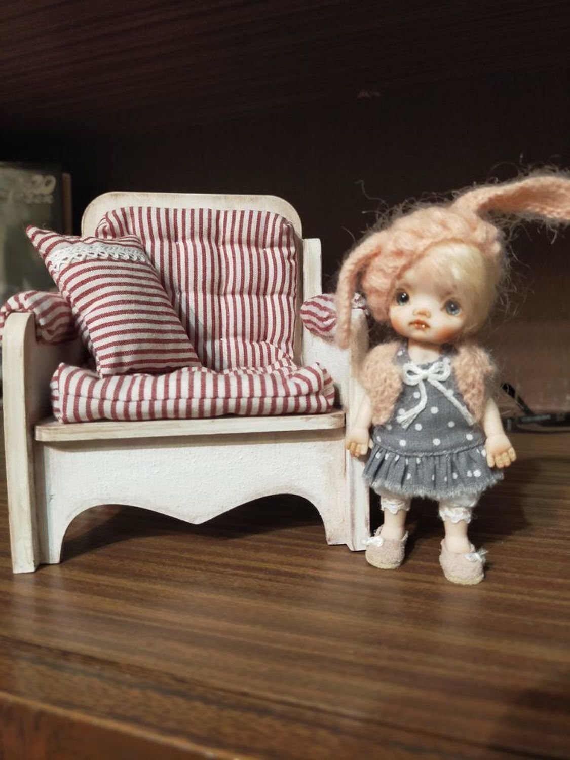 Фото №1 к отзыву покупателя Voloshina Natalya о товаре Мебель для кукол: Кресло