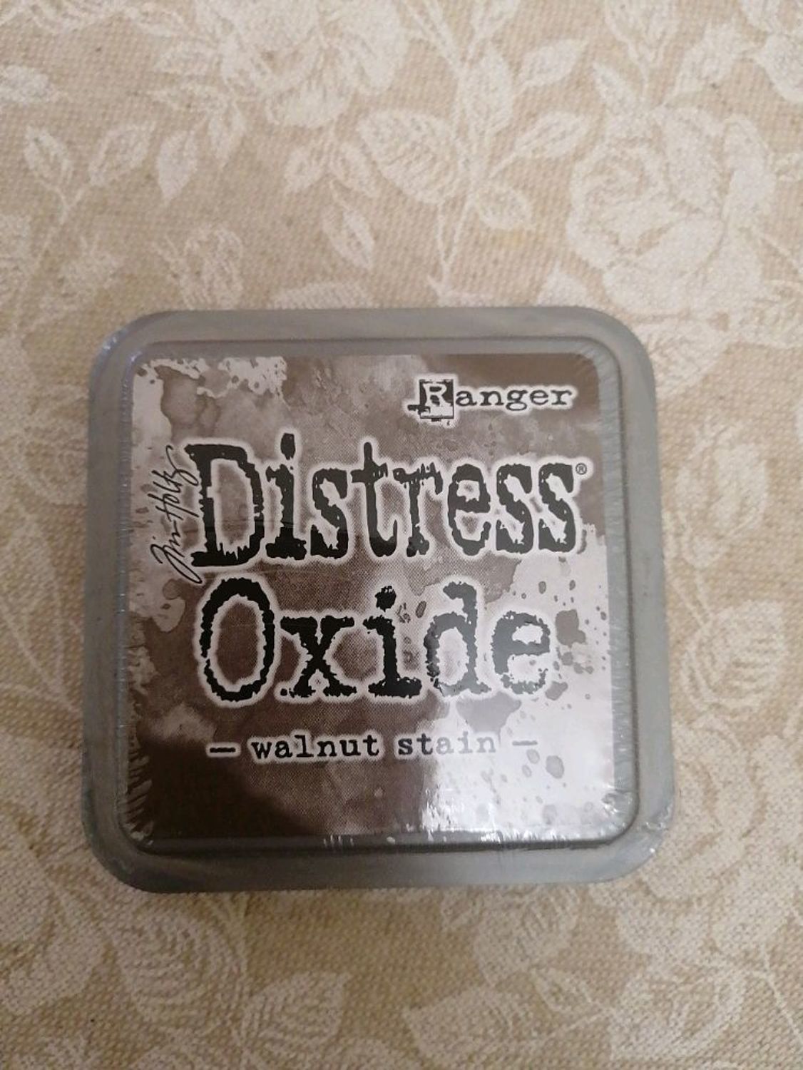 Фото №1 к отзыву покупателя Hand made о товаре Чернильная подушечка Distress Oxide Walnut Stain от Ranger