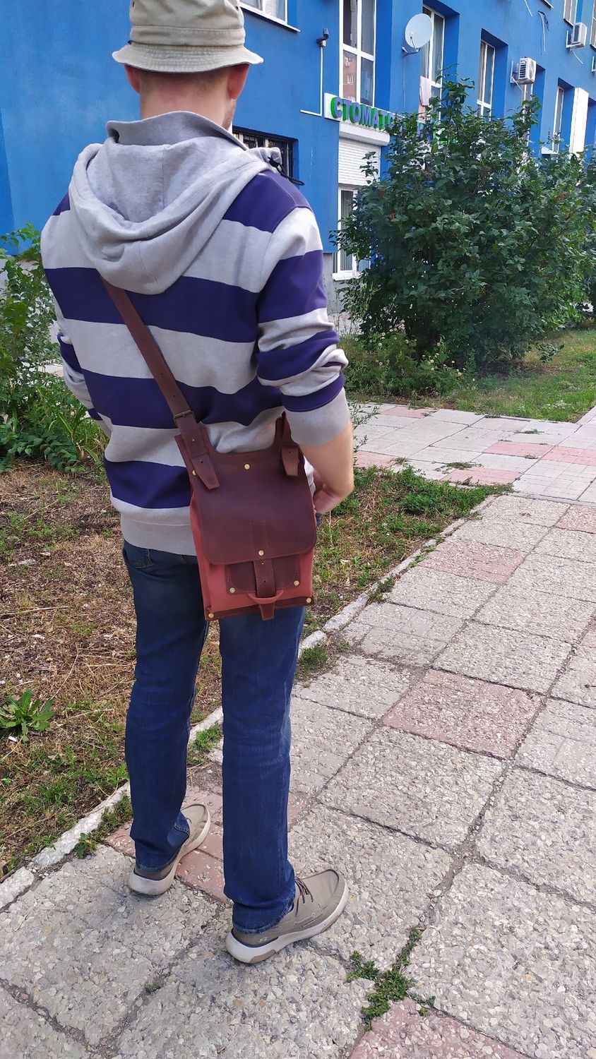 Фото №2 к отзыву покупателя Лев Борисович о товаре Сумка через плечо из кожи и канваса