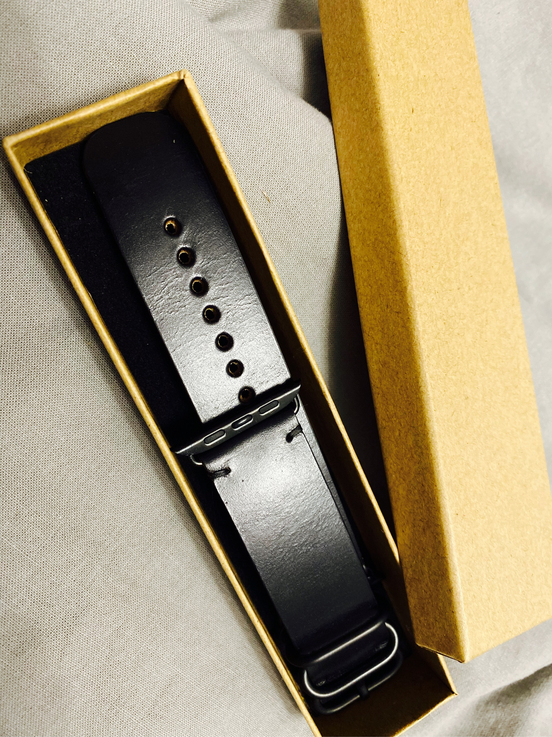 Фото №1 к отзыву покупателя Павел о товаре Ремешок для Apple Watch из кожи Horween