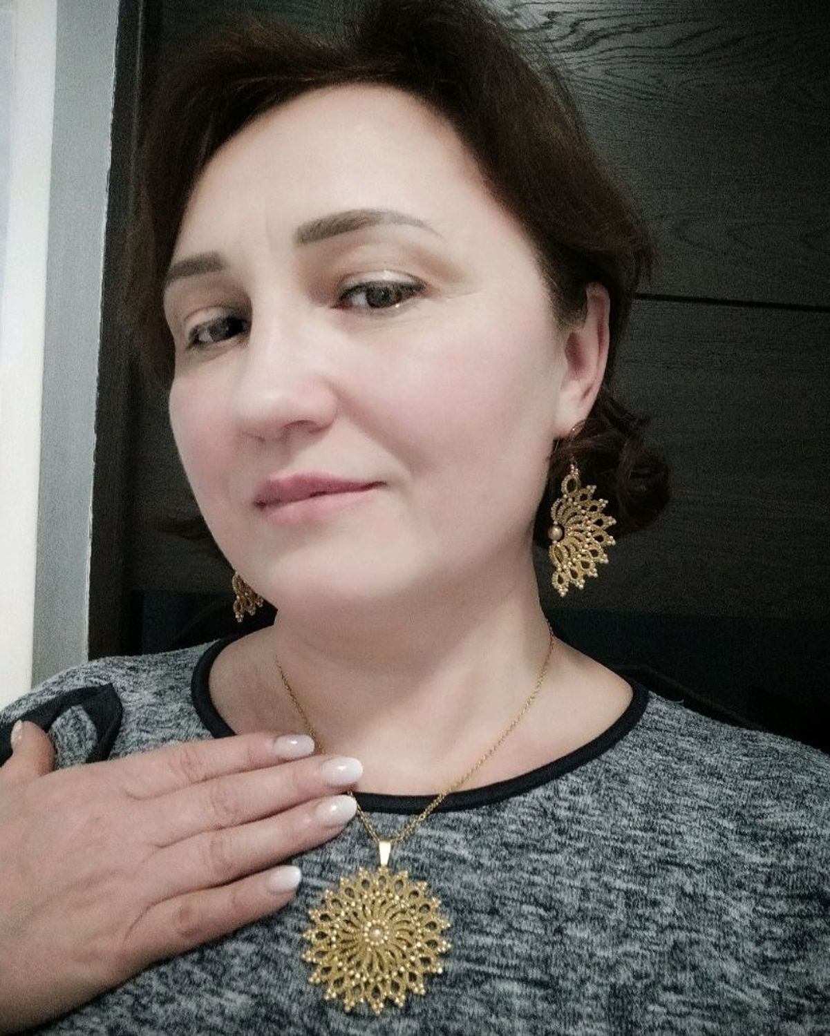 Фото №1 к отзыву покупателя Наталия Семенова ( Natali ) о товаре Солнце - золотой кулон кружевной, золотая подвеска, крупный кулон и еще 1 товар