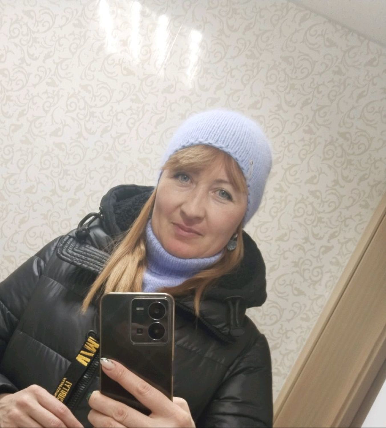 Photo №1 к отзыву покупателя Alla о товаре Шапка бини с крест-макушкой голубая and 1 more item
