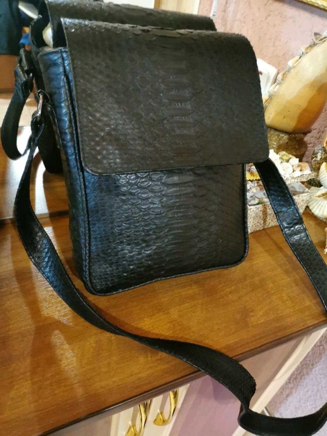 Photo №5 к отзыву покупателя Naida о товаре Мужская сумка из кожи питона ROBERTO