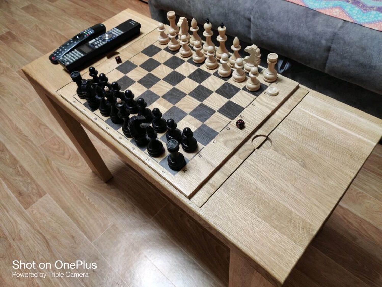 Фото №2 к отзыву покупателя Иван о товаре Столик для игры в нарды, шахматы, шашки