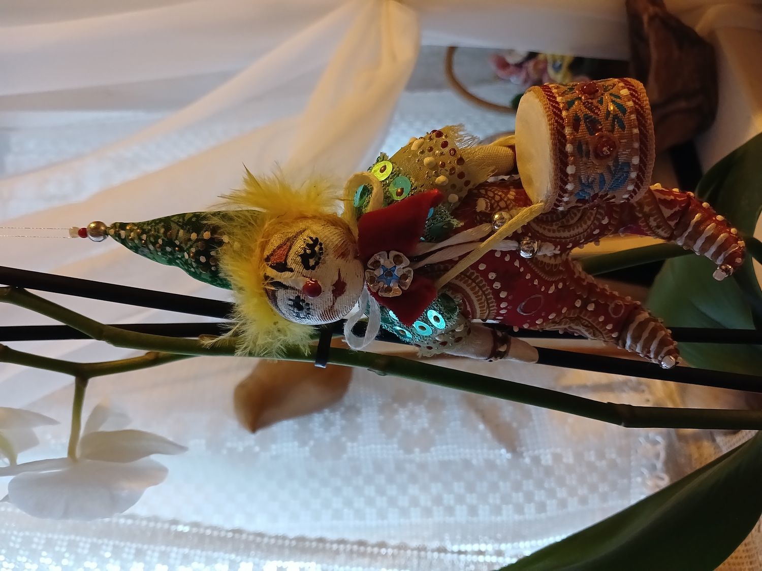 Фото №2 к отзыву покупателя ОКСАНА о товаре Грустный клоун елочная игрушка подарок Новый Год. Клоун с барабаном