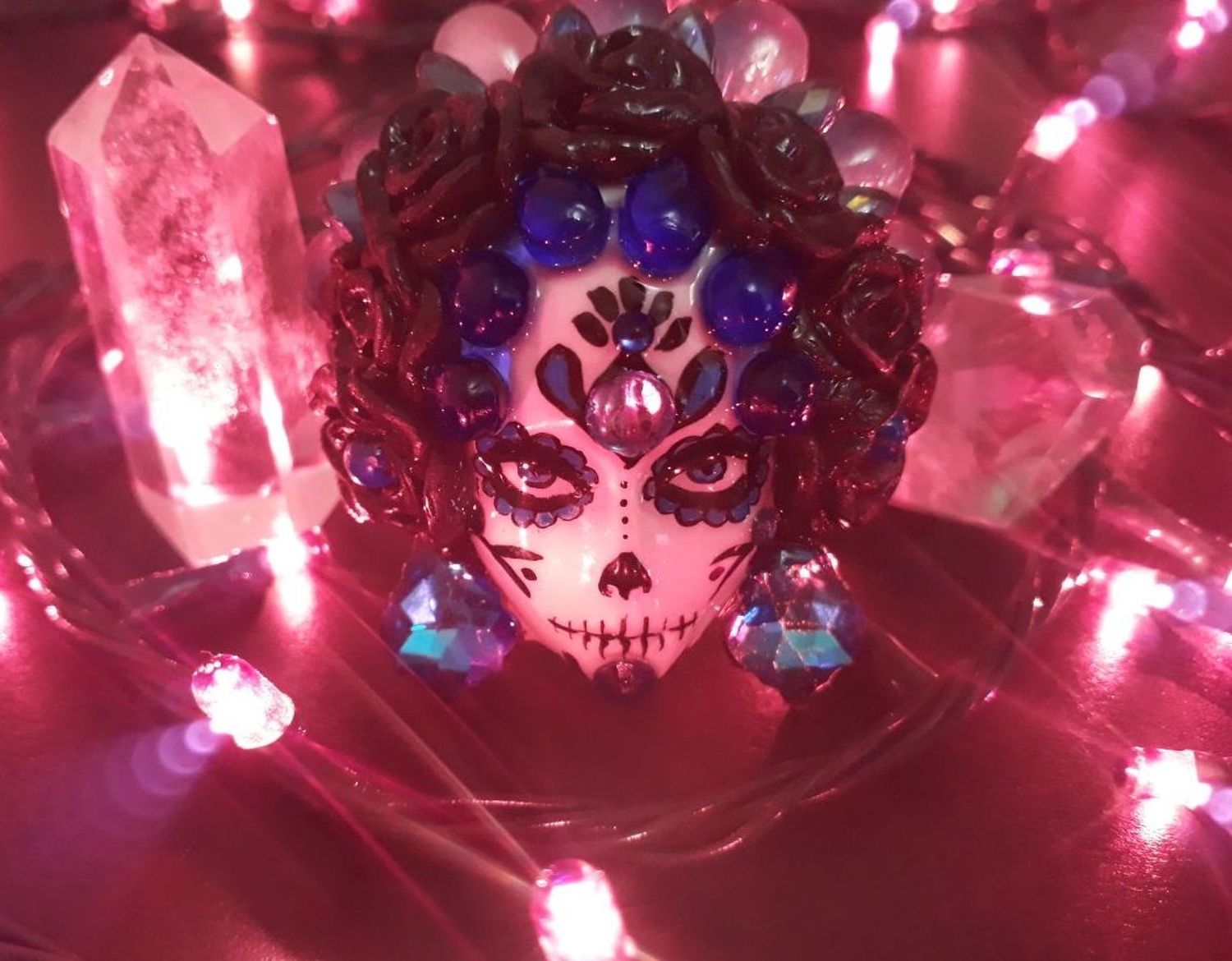 Фото №1 к отзыву покупателя Елена Филина о товаре Брошь "Santa Muerte"