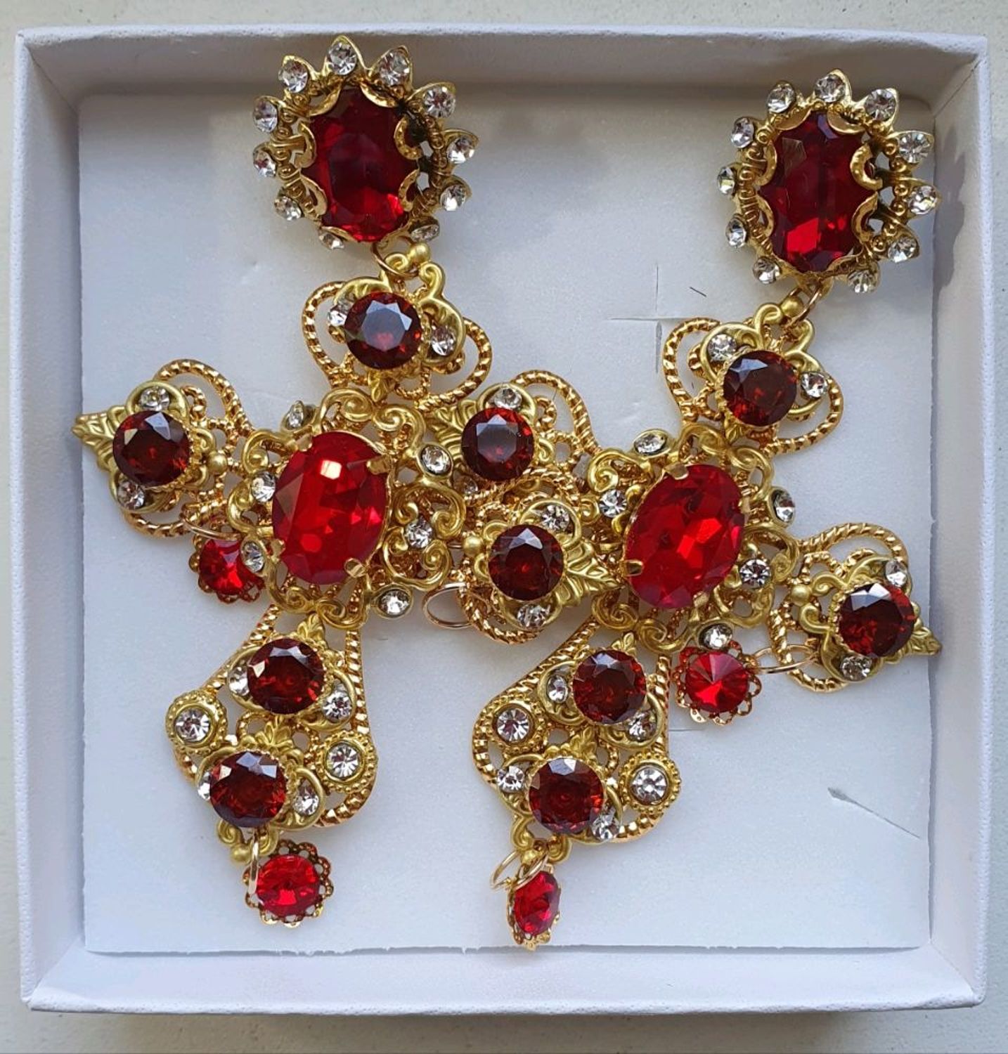 Photo №1 к отзыву покупателя Olga о товаре Серьги и/или подвеска кресты  в стиле DG - Perfection Red