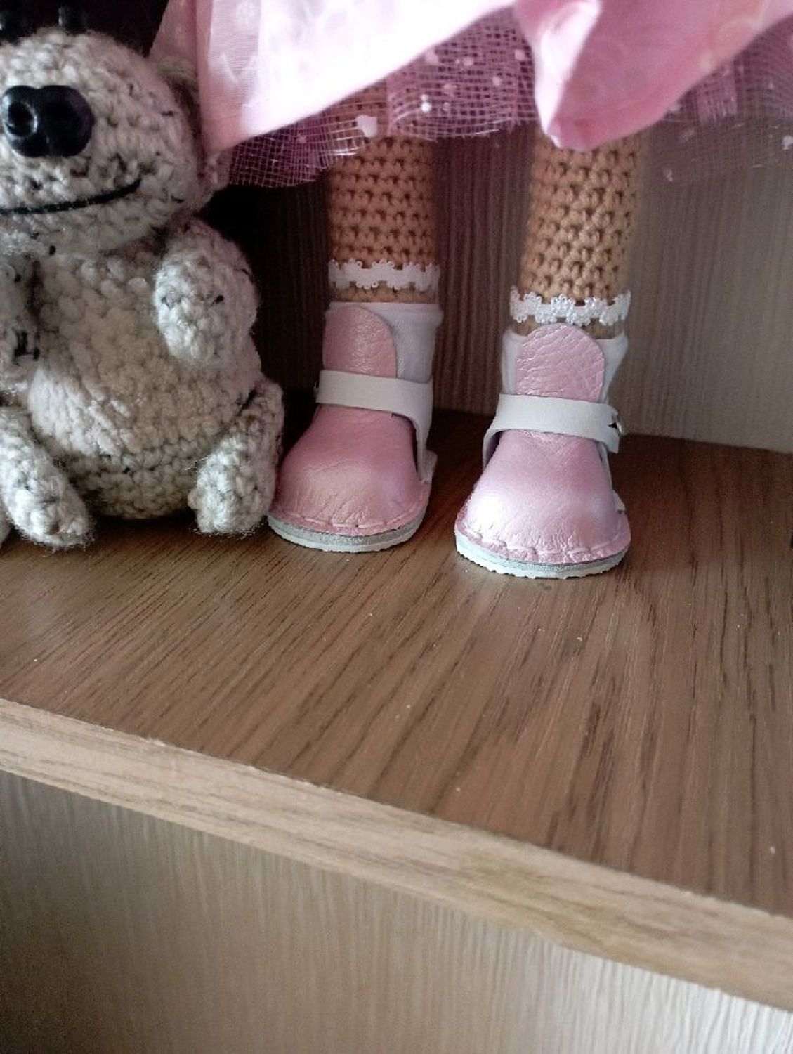 Фото №1 к отзыву покупателя crochetoyschop о товаре Обувь для кукол и еще 1 товар