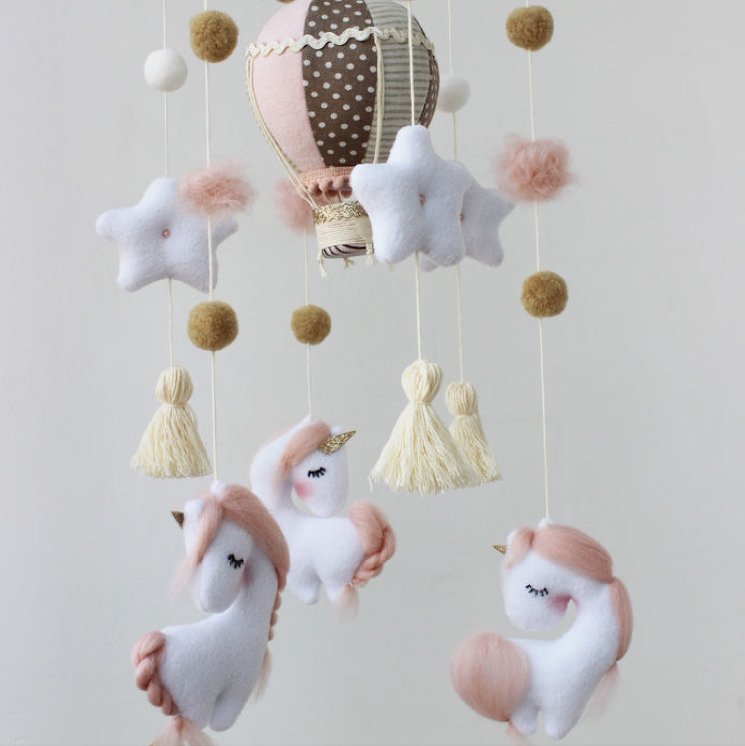Фото №1 к отзыву покупателя Lyoka Store о товаре Мобиль  "Love unicorn"