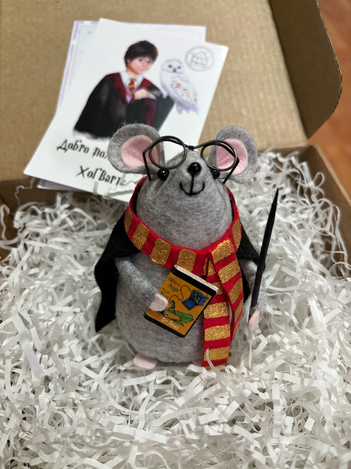 Photo №1 к отзыву покупателя Anna о товаре Мышка "Гарри Поттер" в очках. Мышка из фетра. Малфой.