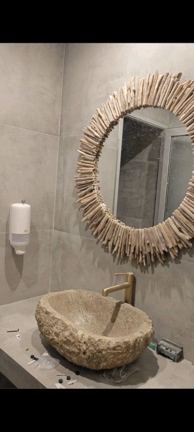 Photo №1 к отзыву покупателя Navruz о товаре Зеркала: Зеркало круглое в деревянной раме Дрифтвуд для ванной комнаты