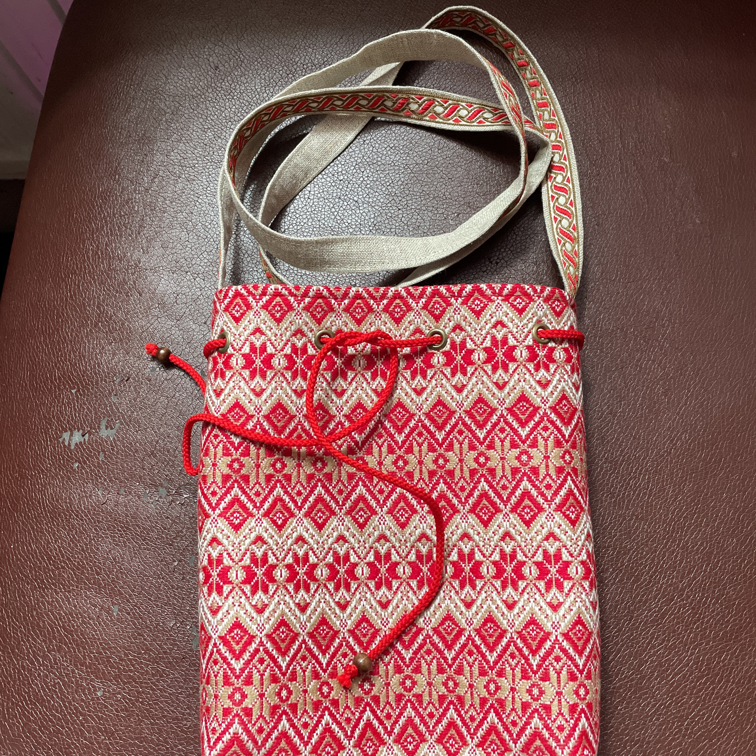 Фото №1 к отзыву покупателя Никита о товаре Славянская сумочка "Сударушка" на длинном ремешке
