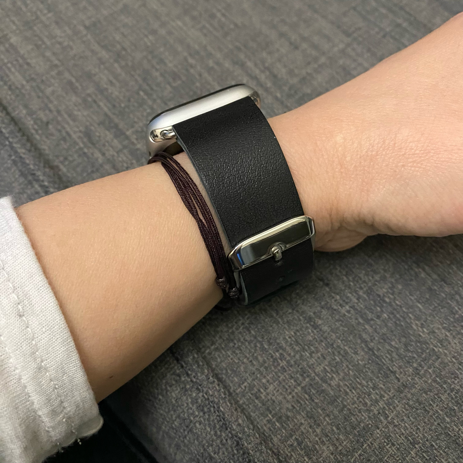 Фото №2 к отзыву покупателя Юлия о товаре Кожаный ремешок на Apple Watch "Графит" и еще 1 товар
