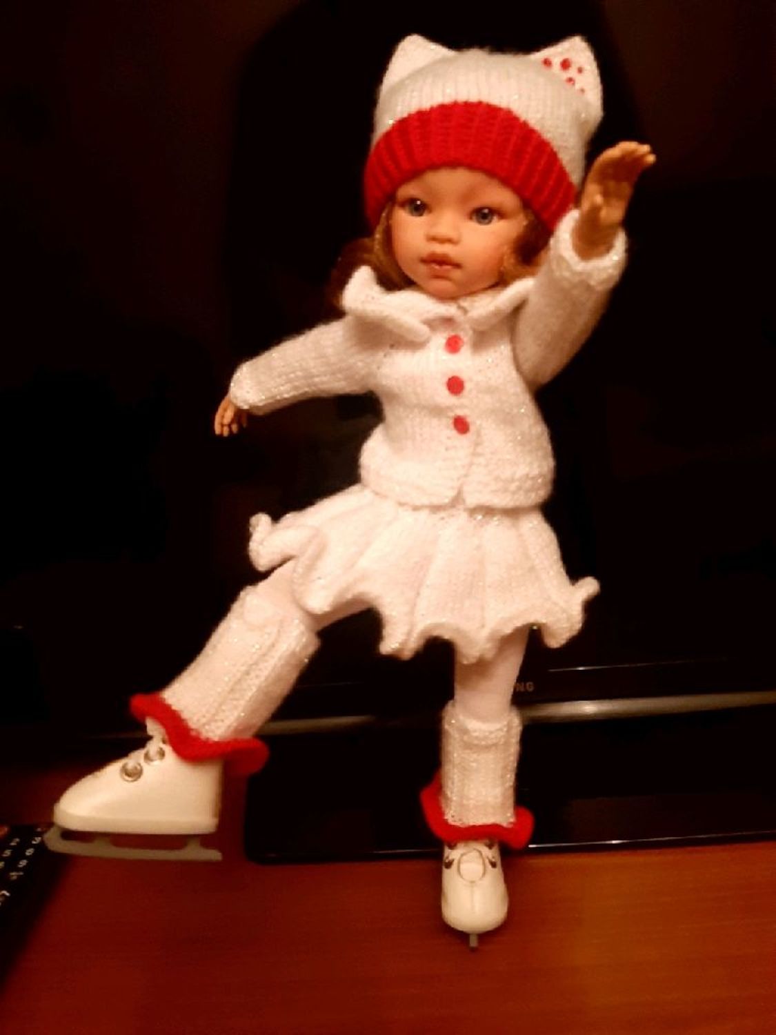 Фото №2 к отзыву покупателя Лариса о товаре Фигурные коньки для кукол и еще 3 товара