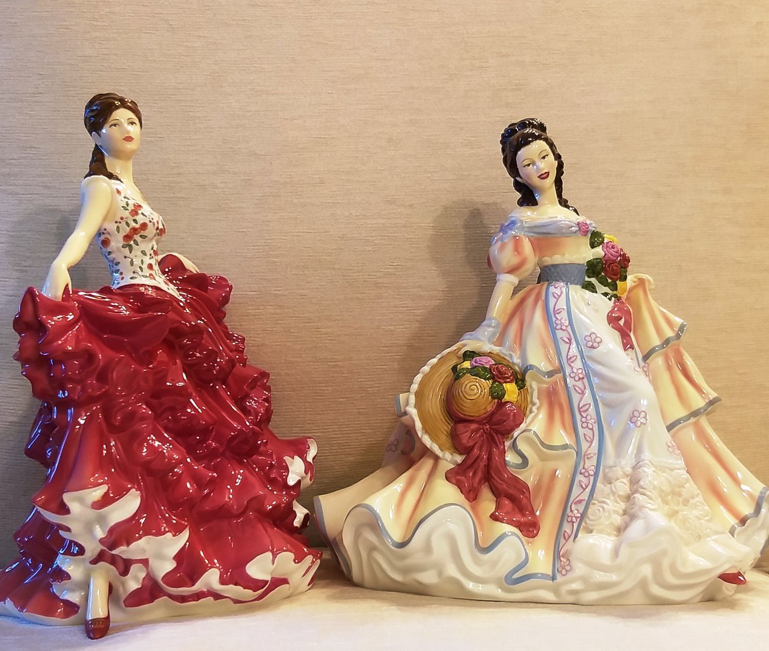 Фото №3 к отзыву покупателя Королева фарфора о товаре Винтаж: Royal Doulton , статуэтка редкость !