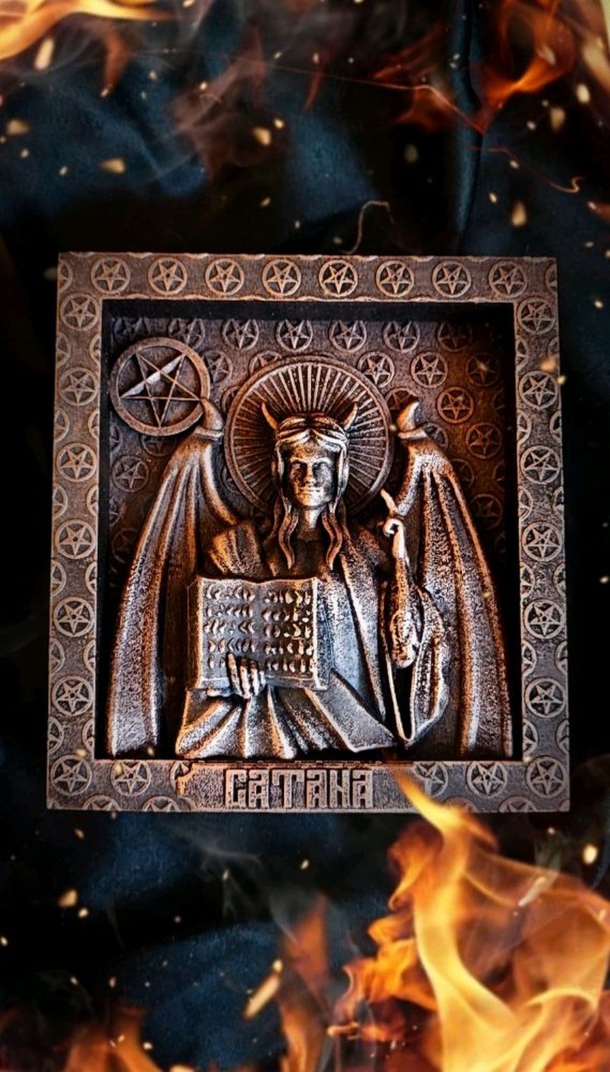 Photo №1 к отзыву покупателя kordelia_fox о товаре Алтарь: Сатана, статуэтка,настольная икона, алтарь, 12 см., полисмола