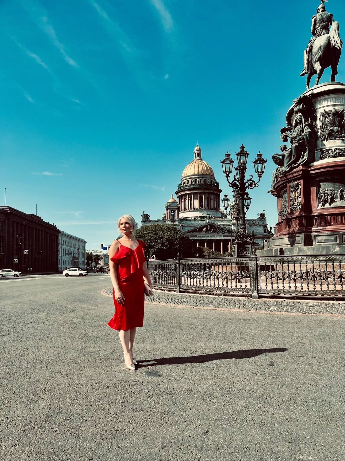 Photo №1 к отзыву покупателя Valentina о товаре Платье красное из шёлка 