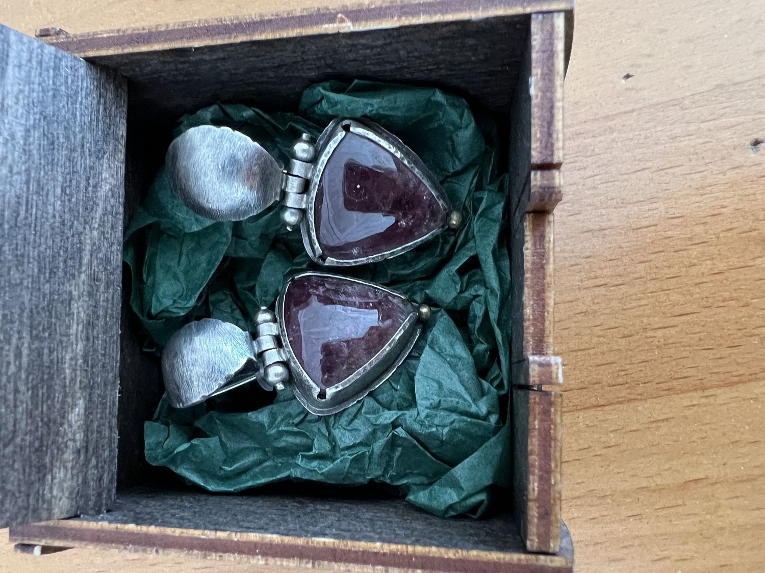 Фото №1 к отзыву покупателя Ирина о товаре Серьги серебро, латунь и турмалины