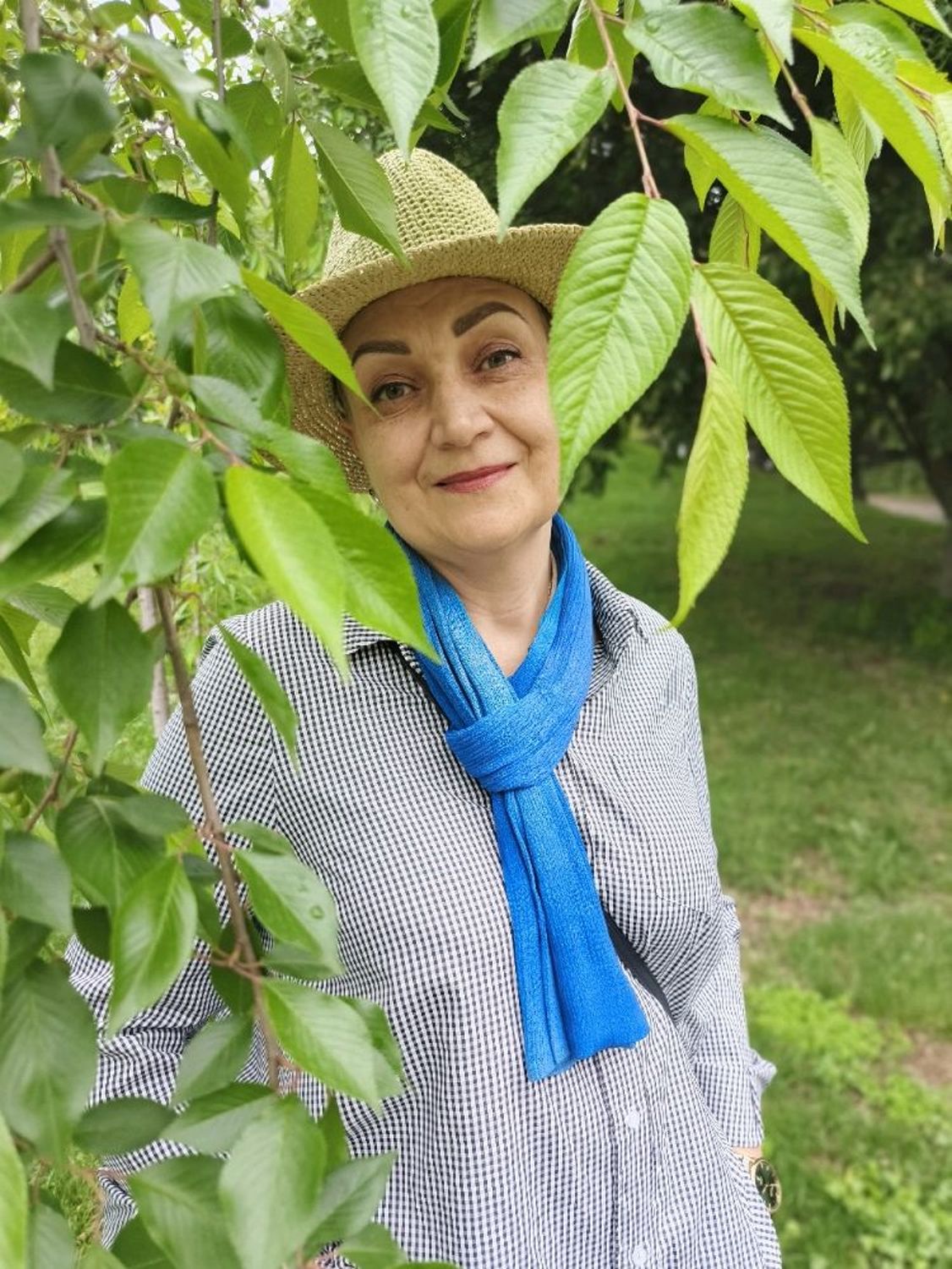 Photo №1 к отзыву покупателя Anna о товаре Шарф "Как у Шерлока" с ручным окрашиванием вискоза