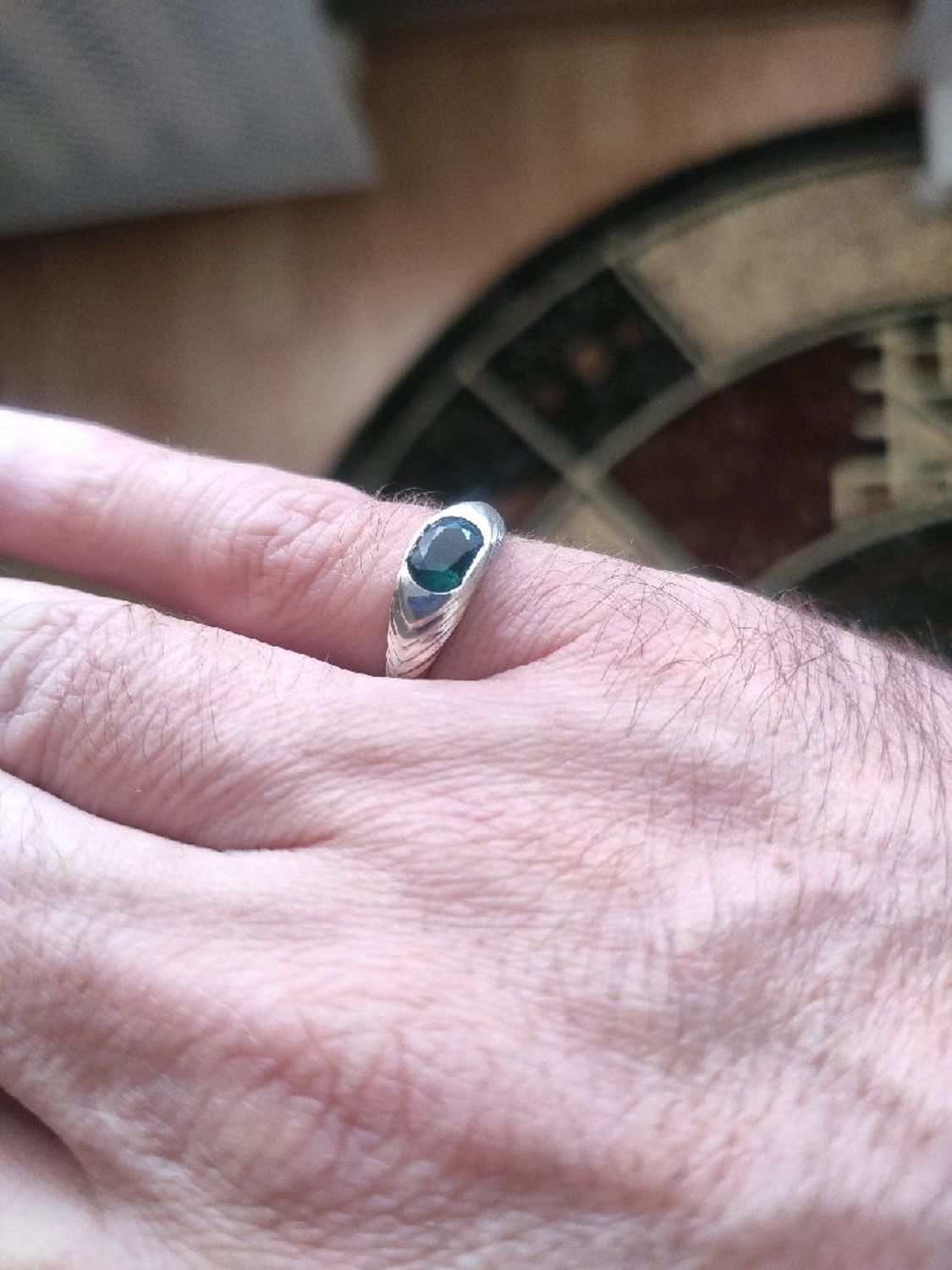 Photo №1 к отзыву покупателя yura kudryavtsev о товаре Натуральный VS Изумруд 1,19ct, серебряное кольцо с изумрудом