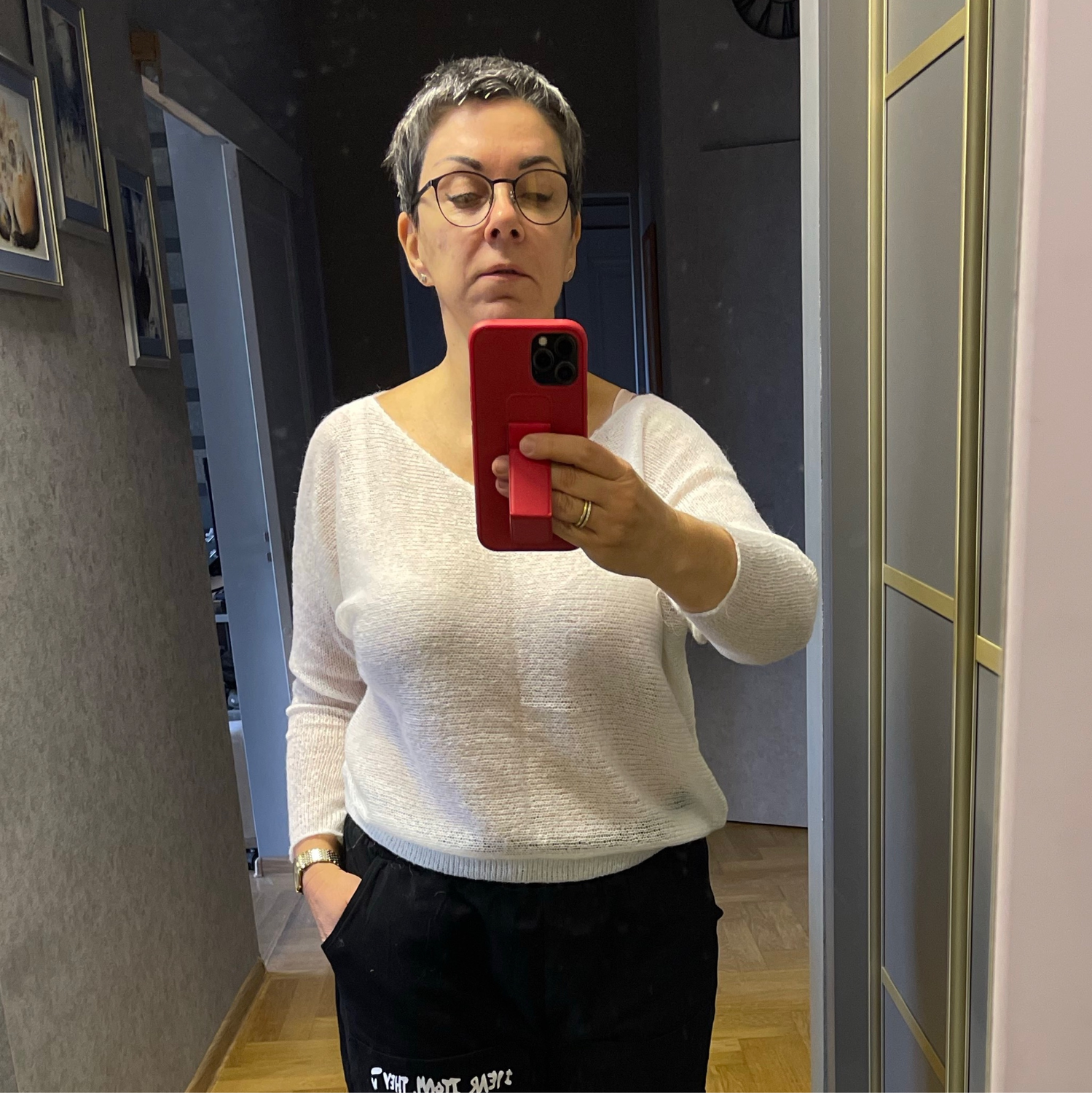Фото №2 к отзыву покупателя Карина о товаре Легкий свитерок паутинка-пушинка арт. 2208-02 . Сливочный крем и еще 1 товар