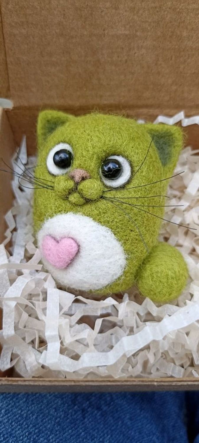 Photo №1 к отзыву покупателя Kira о товаре Зелёный кот мини, сухое валяние