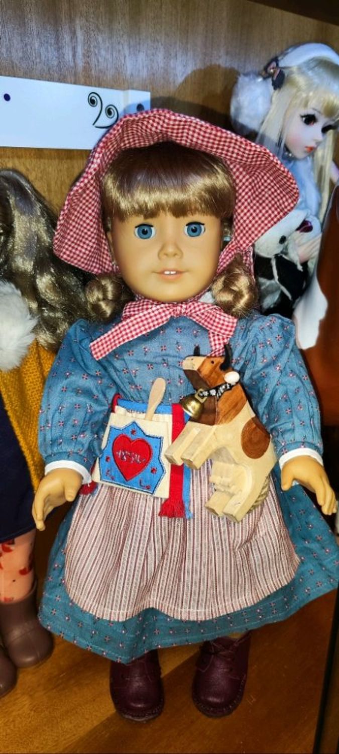 Photo №1 к отзыву покупателя Tatyana о товаре Кукла American girl с комплектом одежды ручной работы 