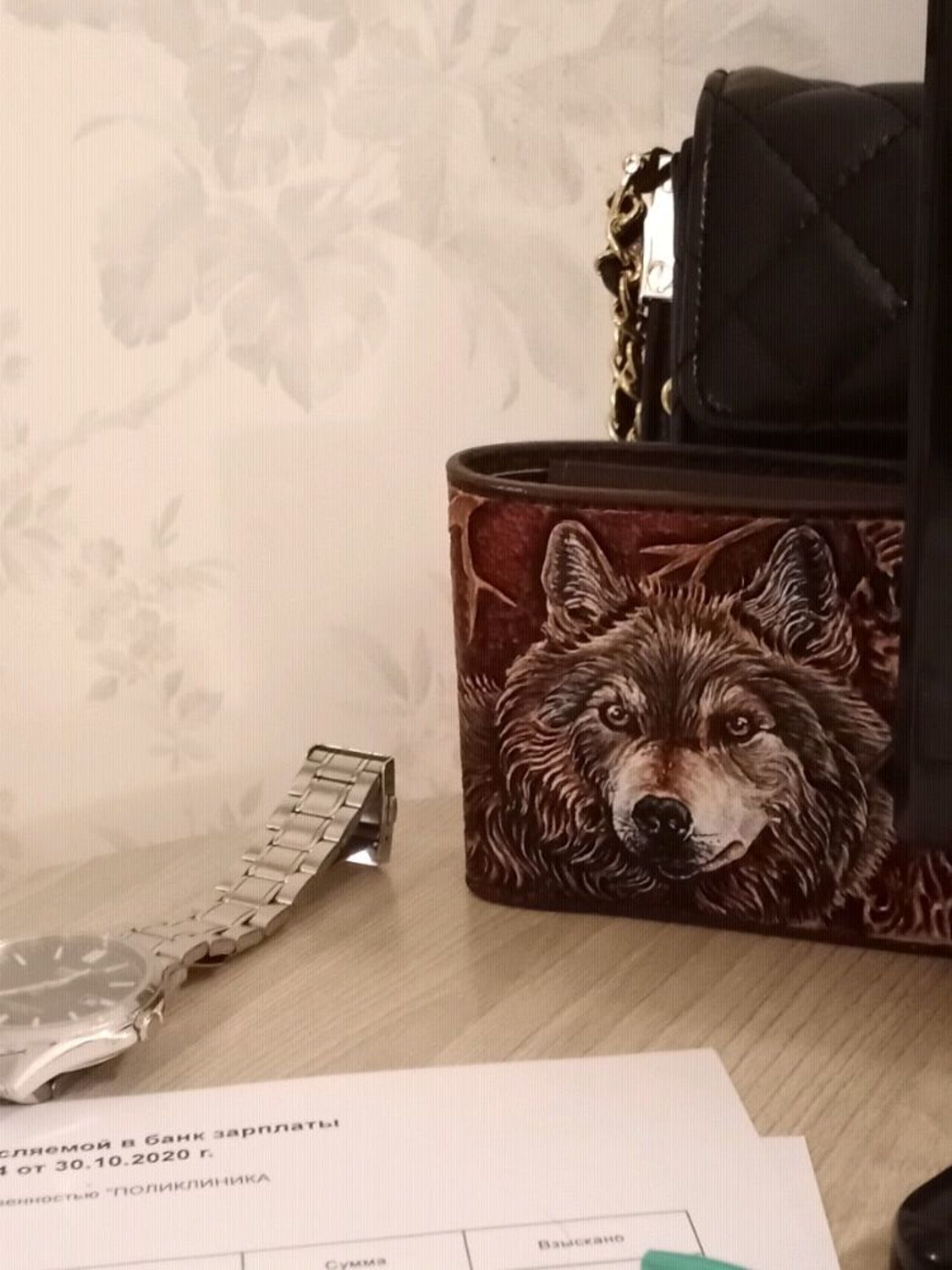 Фото №1 к отзыву покупателя Tatyana Tikhonova о товаре Кожаное портмоне ручной работы Волк