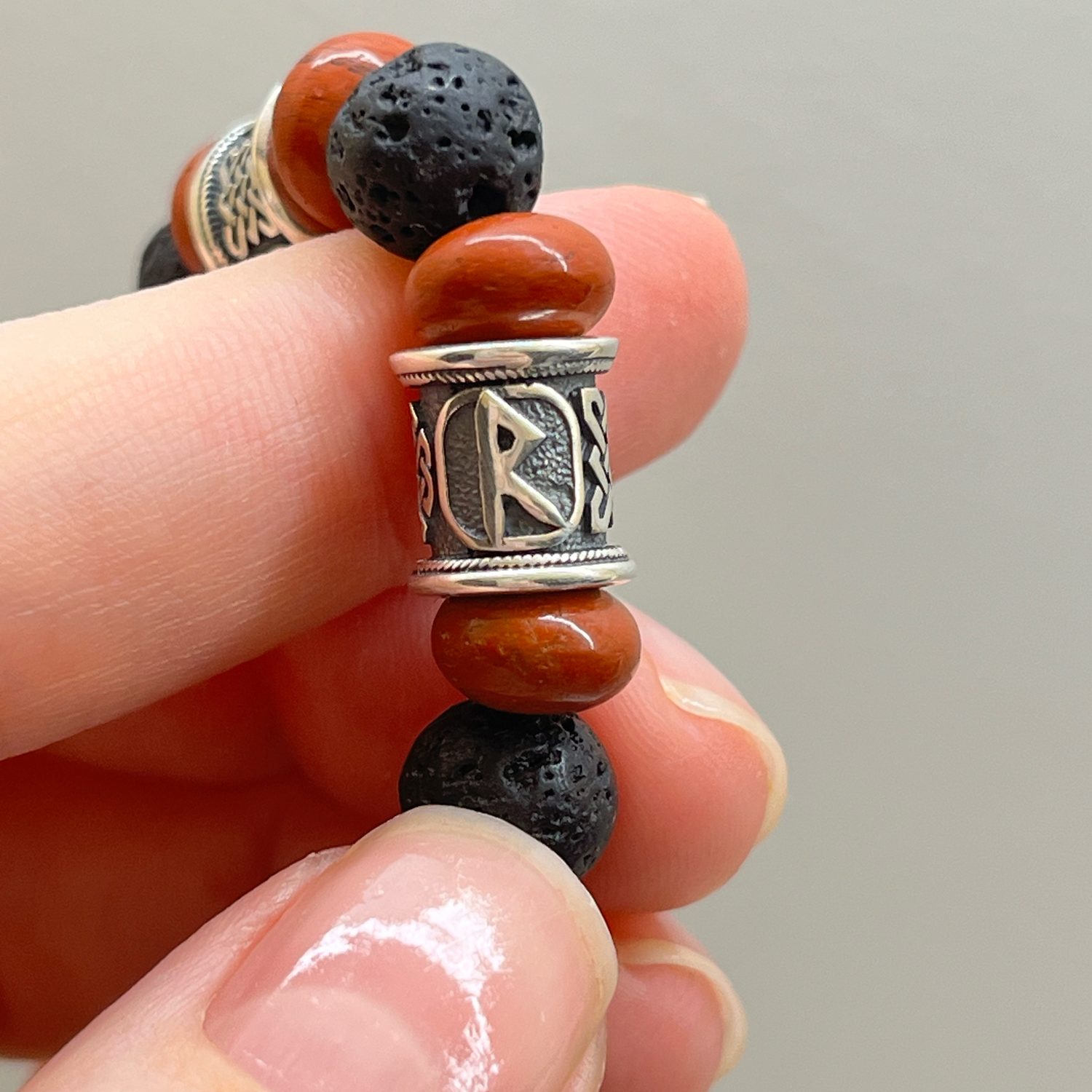 Фото №3 к отзыву покупателя Andromeda_jewelry о товаре Руна-Тейваз (шарм, бусина)/БЕСПЛАТНАЯ Доставка по РФ и еще 2 товара
