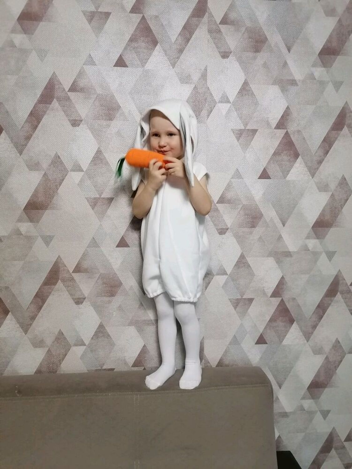 Фото №2 к отзыву покупателя Анна К о товаре Новогодний (маскарадный карнавальный) костюм зайчика