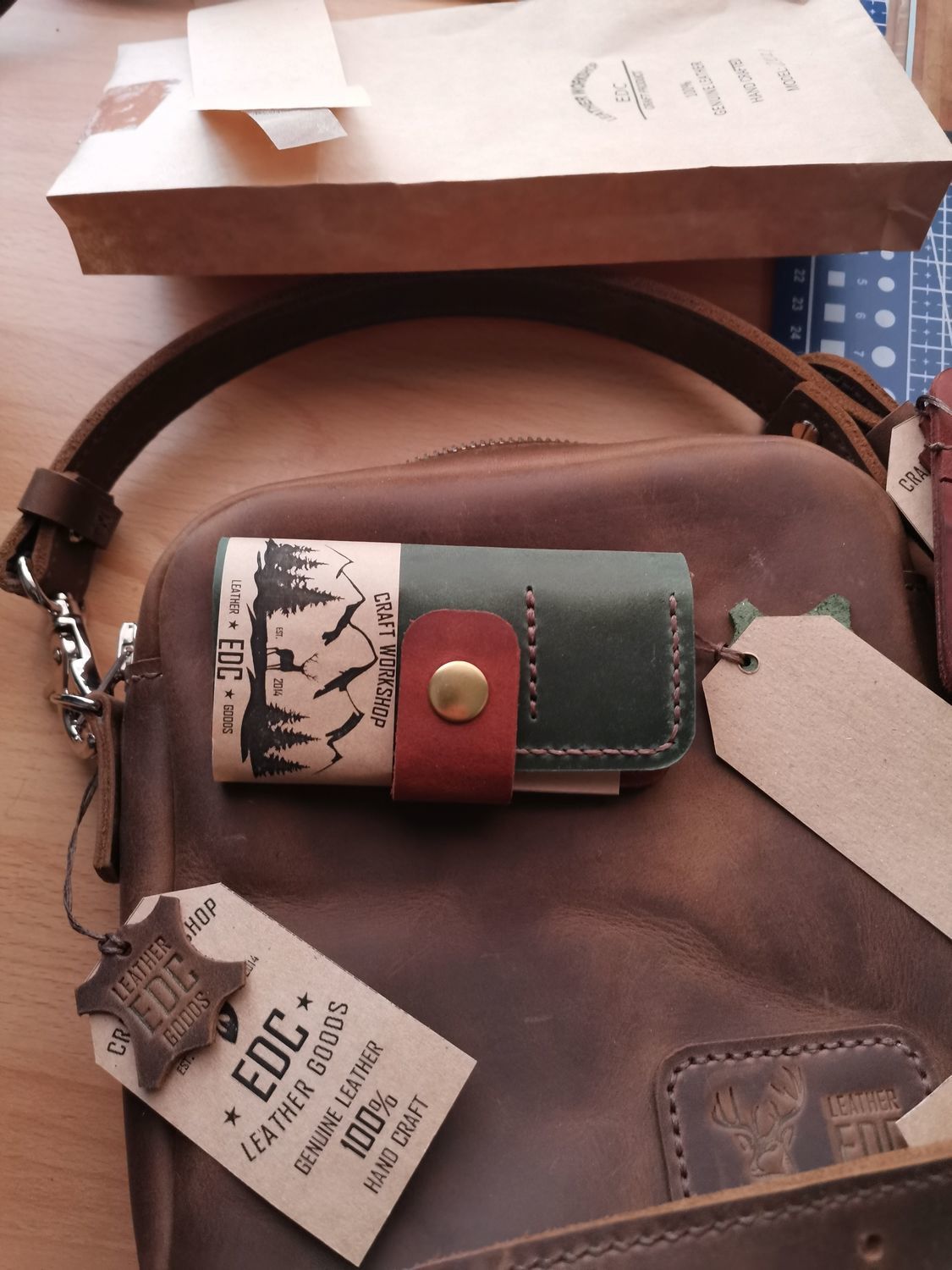 Фото №4 к отзыву покупателя Oleg Vedernikov о товаре Сумка через плечо: Сумка Crossbody и еще 3 товара