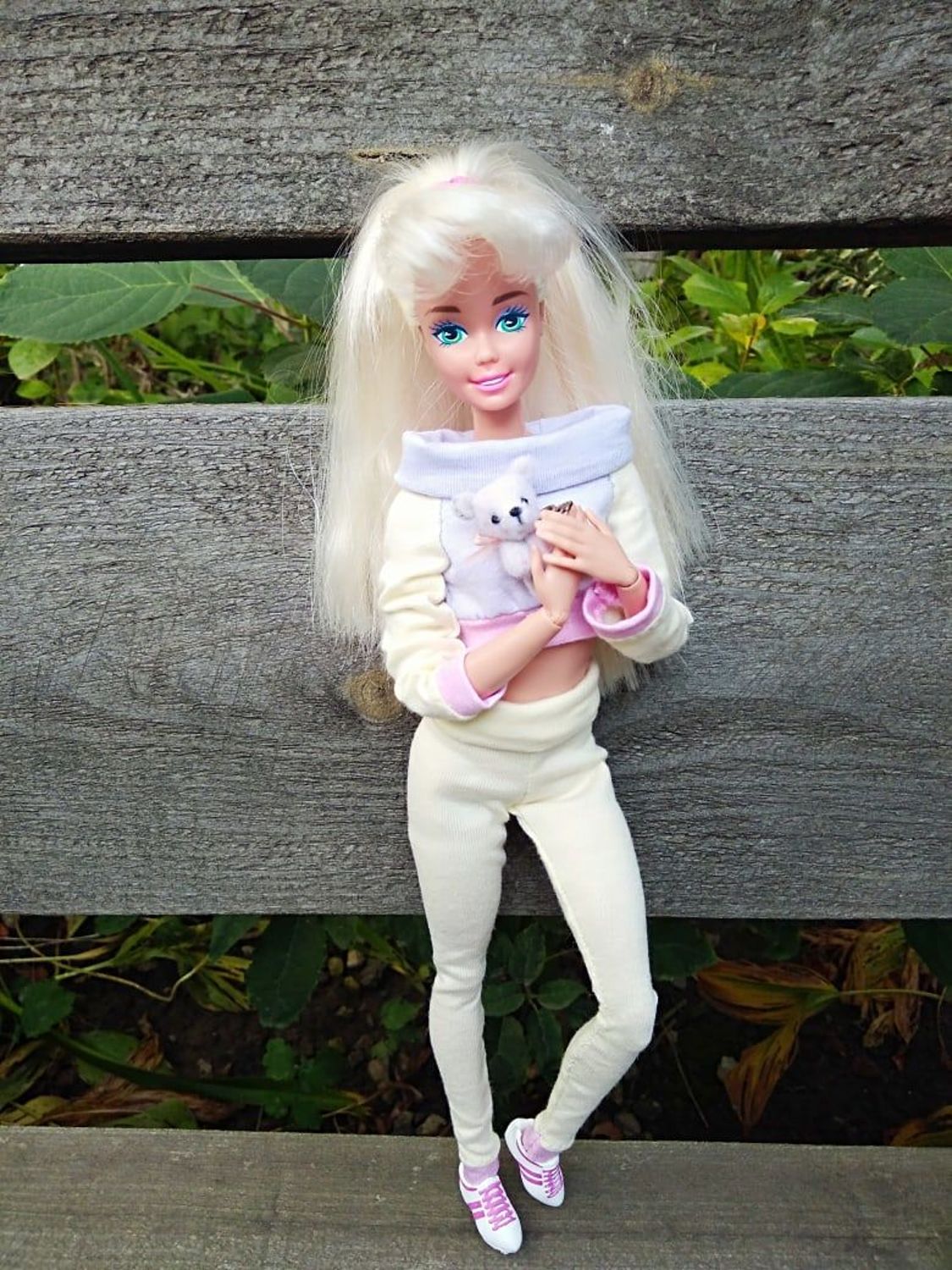 Фото №1 к отзыву покупателя По о товаре Комплект для Барби Barbie Желтый спортивный костюм Пижама и еще 1 товар