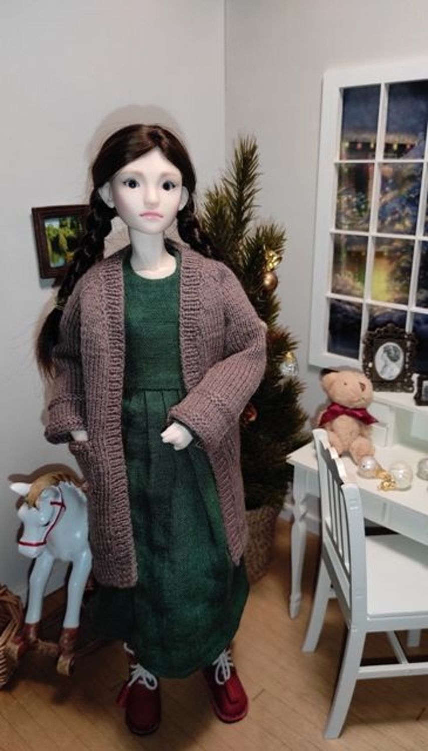 Фото №4 к отзыву покупателя Olga о товаре Одежда для кукол: Кардиган на Барби "Мокко"