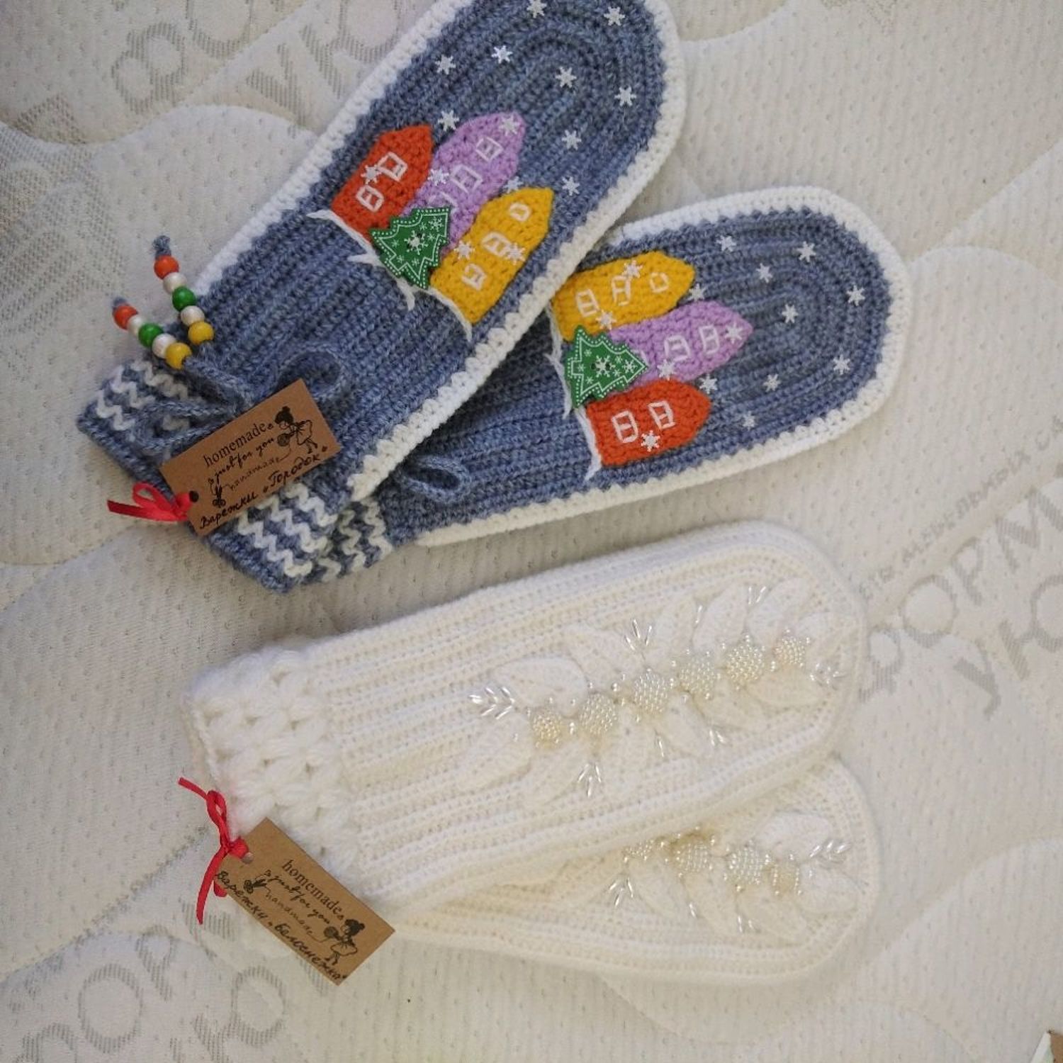 Photo №1 к отзыву покупателя Dashulya Kurlovich о товаре Варежки "Белоснежка" and 1 more item