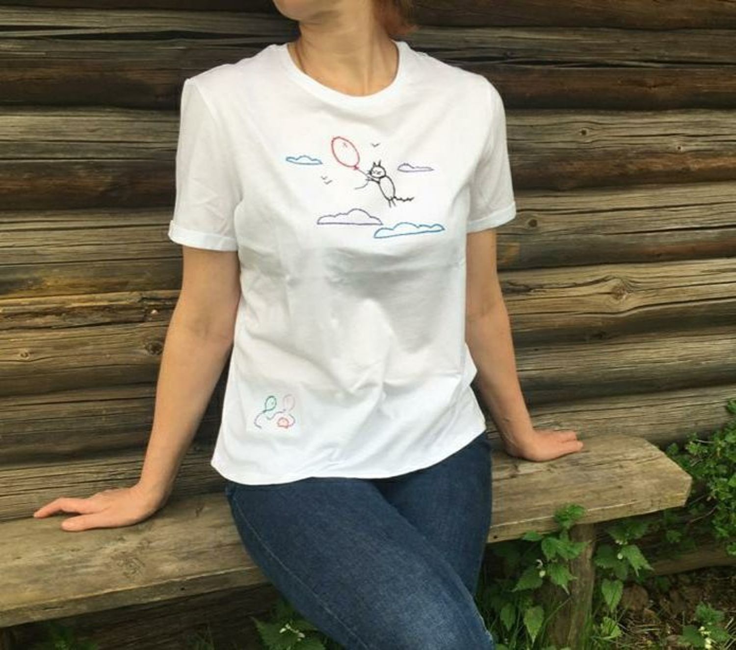 Photo №1 к отзыву покупателя Marina Marinovna о товаре Футболка женская стильная с ручной вышивкой - Кот в космосе )